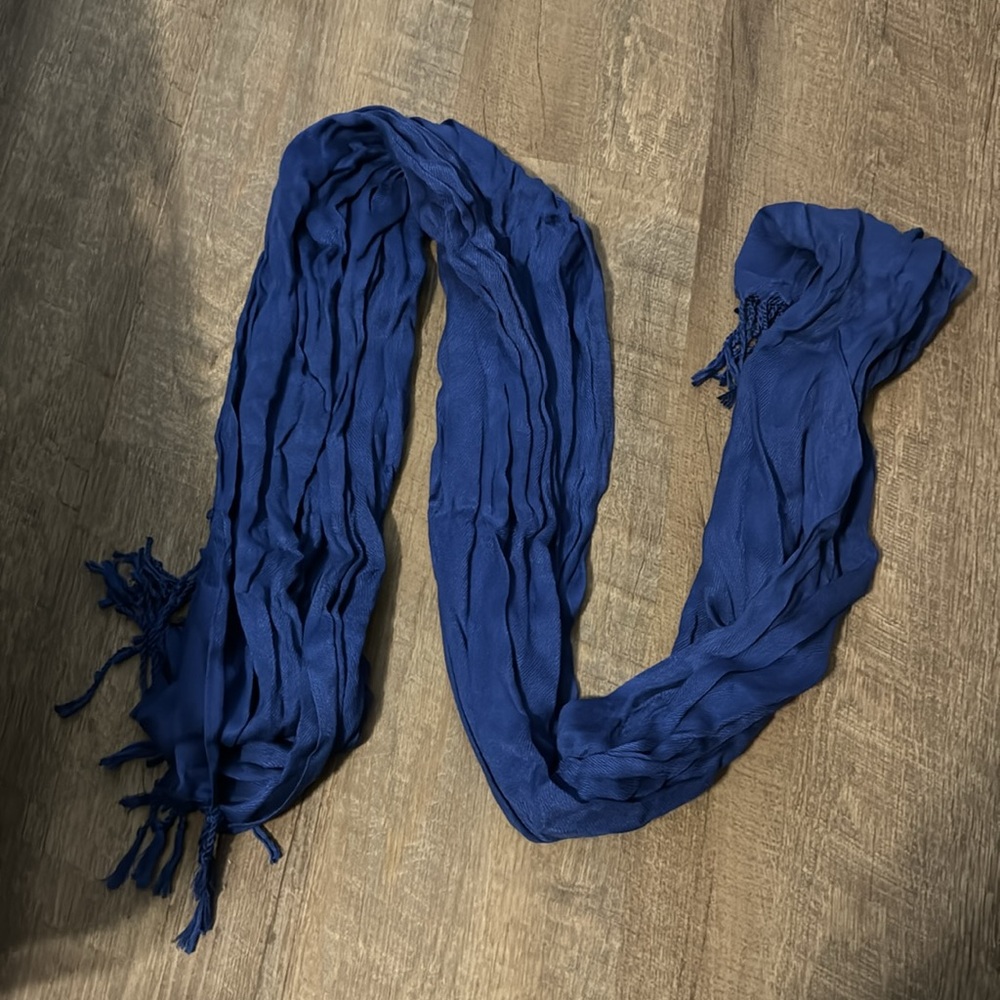 Lot of 7 scarfs with holder